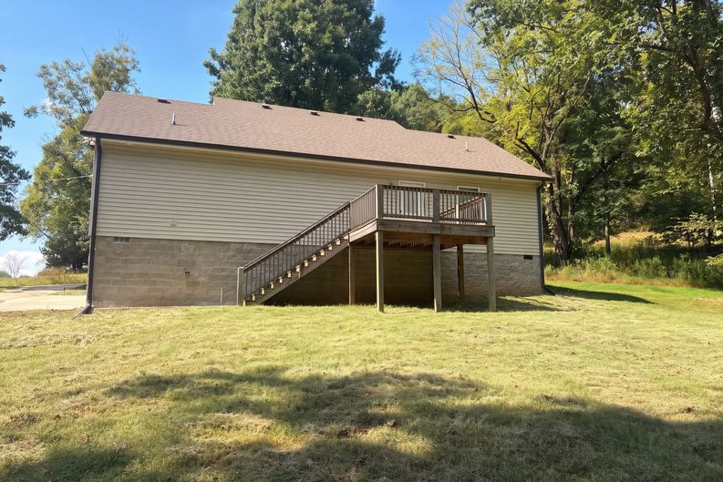 Photo 32 of 34 of 2704 Brent Cir, Cornersville, TN