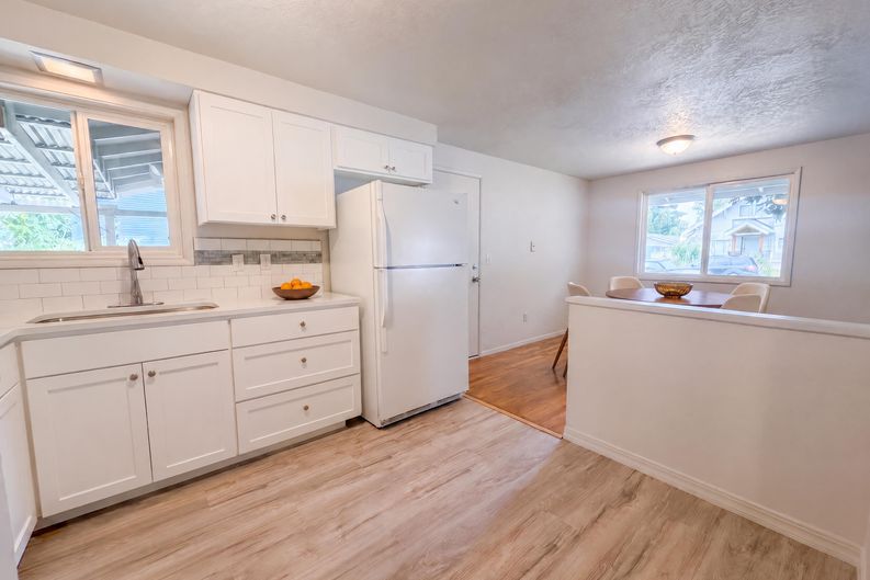 Photo 8 of 16 of 3910 SE 71st Ave, Portland, OR
