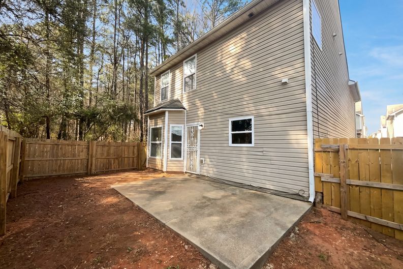 Photo 5 of 22 of 1630 Tigris Ct, Atlanta, GA