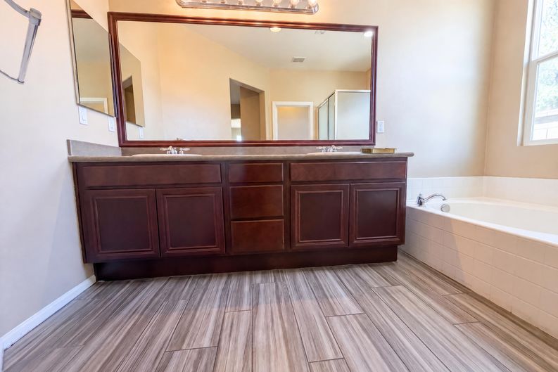 Photo 12 of 24 of 3136 Hibiscus Pt, Hemet, CA
