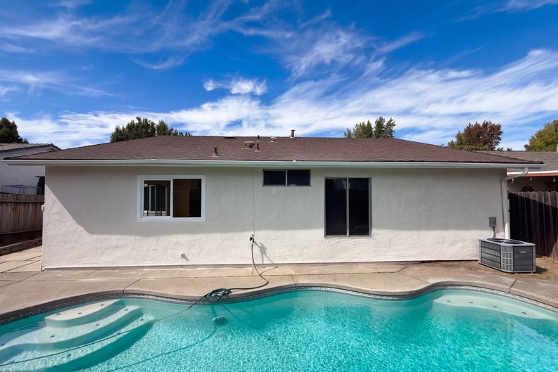 Photo 5 of 22 of 6300 Seyferth Way, Sacramento, CA