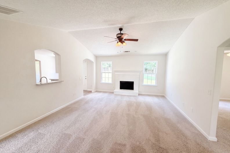 Photo 3 of 25 of 2506 Marixa Dr, Statham, GA