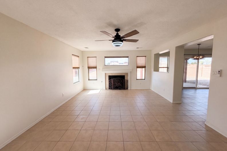 Photo 8 of 31 of 4701 26th Ave NE, Rio Rancho, NM