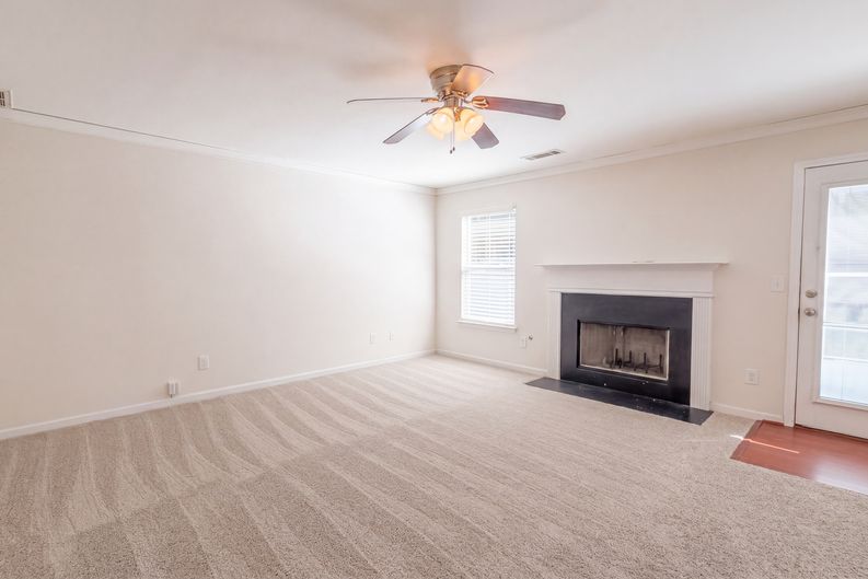 Photo 20 of 25 of 330 Oxnard Cir SW, Atlanta, GA