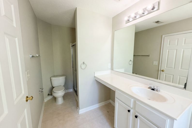 Photo 12 of 17 of 43 Edgebrook Cir, Durham, NC