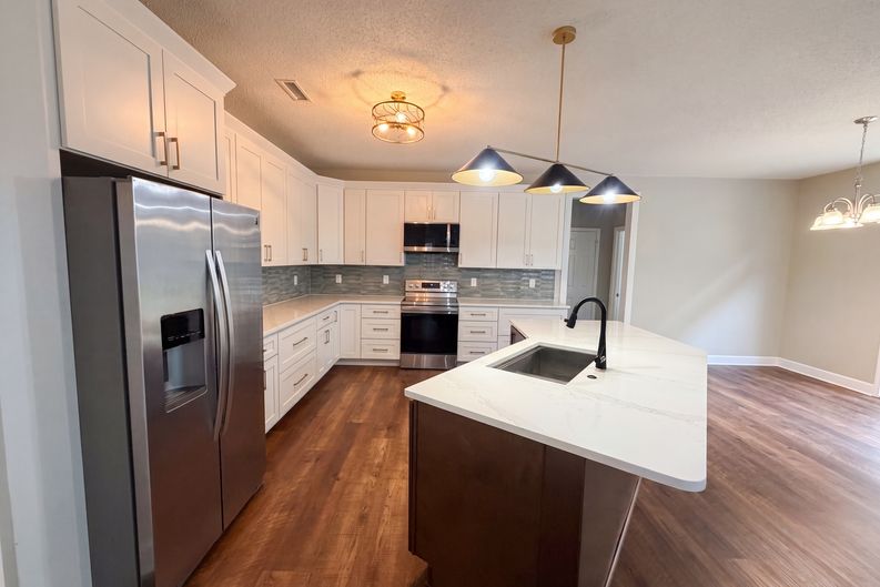 Photo 11 of 19 of 1812 Devonridge Dr, Fuquay Varina, NC