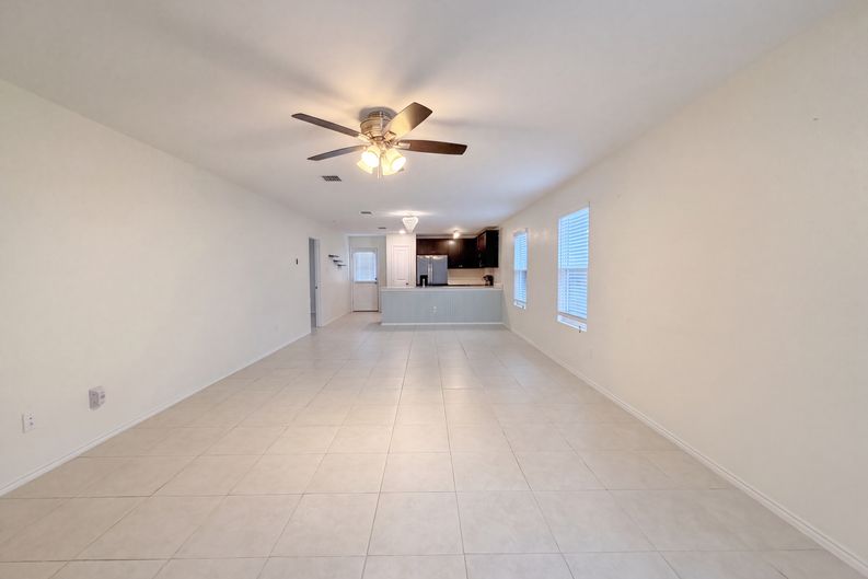 Photo 3 of 20 of 5832 Timber Point Dr, Princeton, TX