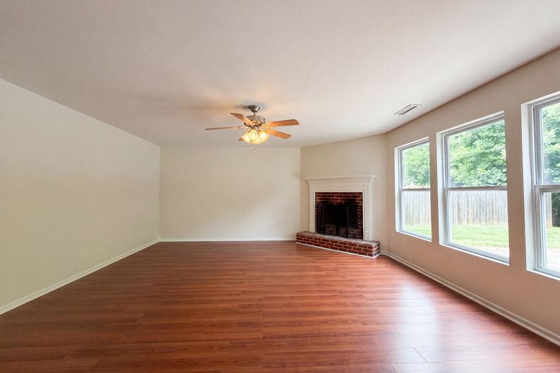 Photo 3 of 25 of 382 Kendall Dr, Winston Salem, NC