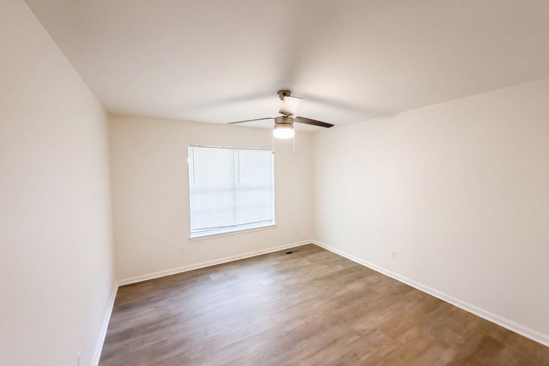 Photo 4 of 27 of 2024 Montreat Pkwy, Vestavia Hills, AL