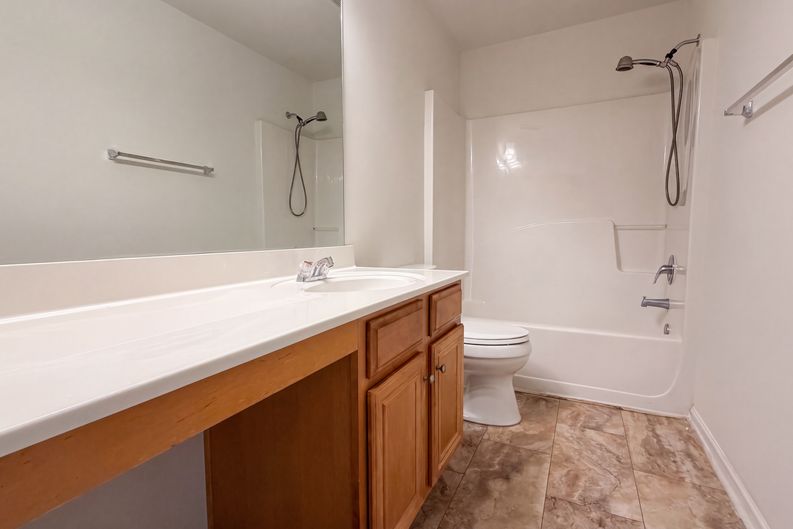 Photo 8 of 25 of 330 Oxnard Cir SW, Atlanta, GA