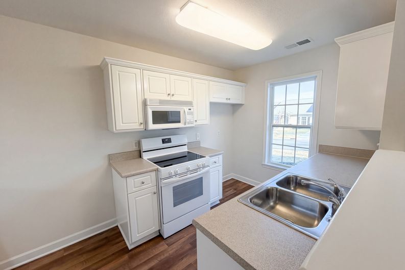 Photo 8 of 21 of 3088 Trimble Cir NW, Concord, NC