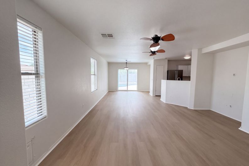 Photo 3 of 19 of 45983 W Sheridan Rd, Maricopa, AZ