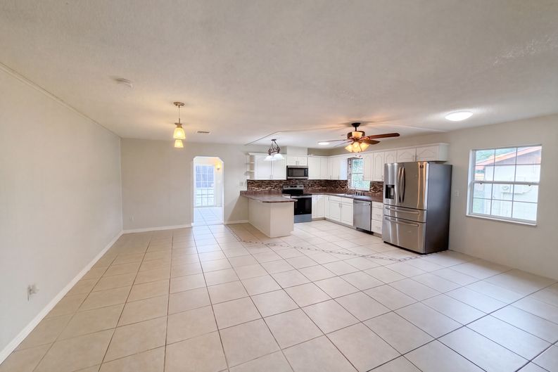 Photo 4 of 38 of 904 Spring Creek Dr, Ocoee, FL