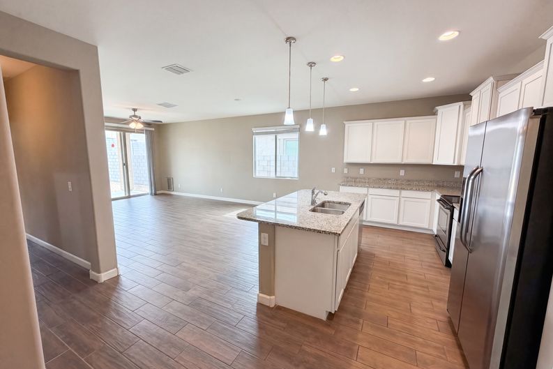 Photo 9 of 31 of 23680 W Magnolia Dr, Buckeye, AZ