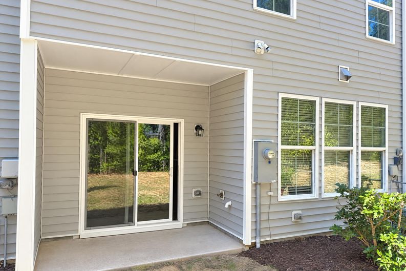 Photo 5 of 26 of 1142 Grenshaw Dr, Morrisville, NC