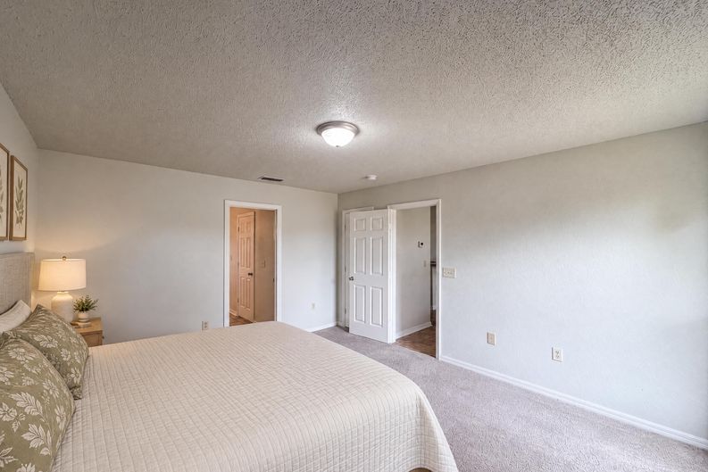 Photo 10 of 19 of 1038 Highland Crest Cir, Lake Wales, FL