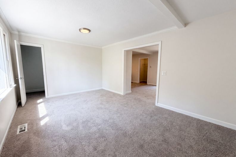 Photo 3 of 17 of 2112 Axson St, Cayce, SC