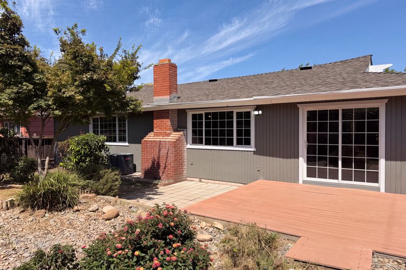 Photo 5 of 41 of 7007 Ursa Pkwy, Sacramento, CA