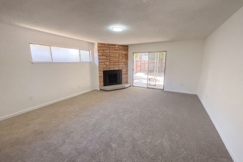 Photo 3 of 20 of 3008 Lerwick Rd, Sacramento, CA