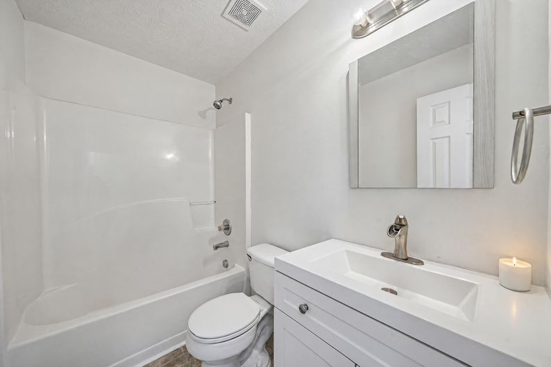 Photo 20 of 28 of 1709 Wyntercreek Ln, Hoschton, GA