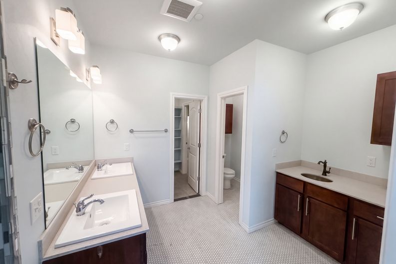 Photo 15 of 29 of 549 S Fretz Ave, Edmond, OK