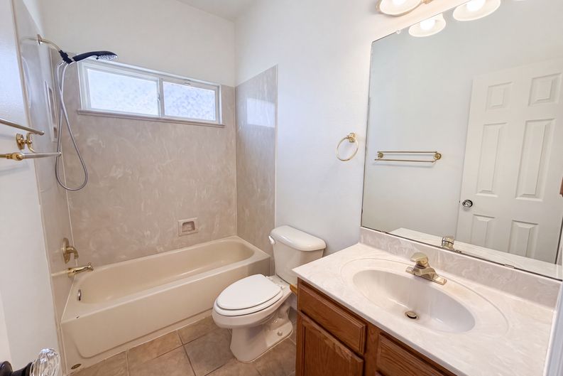 Photo 16 of 29 of 9809 Buckeye St NW, Albuquerque, NM
