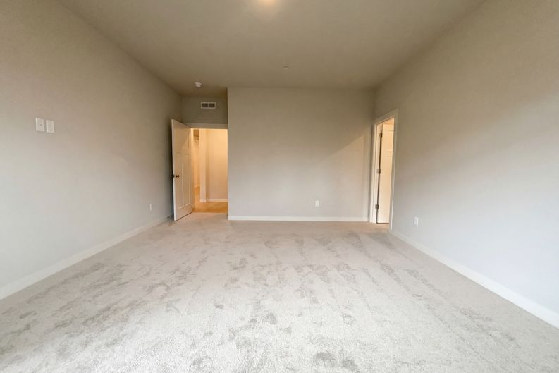 Photo 4 of 21 of 3616 NE 170th St, Vancouver, WA
