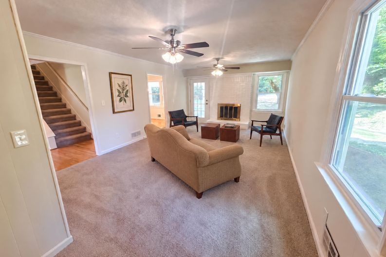 Photo 6 of 45 of 2215 Angela Dr SW, Lilburn, GA