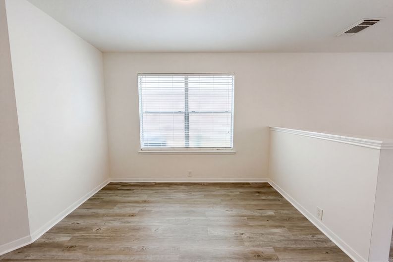 Photo 11 of 23 of 11918 Sonora Springs Dr, Tomball, TX