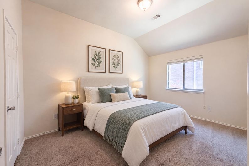 Photo 11 of 14 of 605 Crystal Falls Dr, McKinney, TX