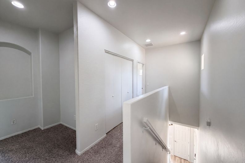 Photo 11 of 31 of 5641 S 10th Dr, Phoenix, AZ