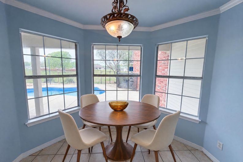 Photo 11 of 22 of 4014 Ovilla Rd, Waxahachie, TX