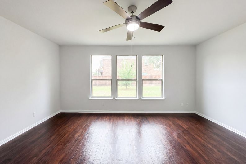Photo 14 of 18 of 1501 Martin Creek Dr, Little Elm, TX