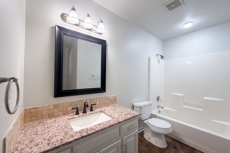 Photo 6 of 21 of 1105 Fox Run Trl, Platte City, MO
