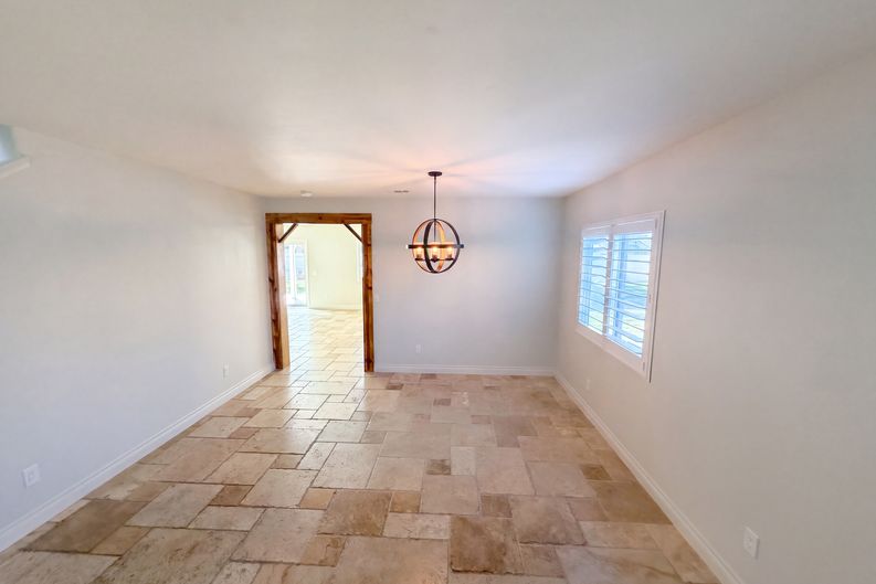Photo 6 of 26 of 5105 Mendip St, Oceanside, CA