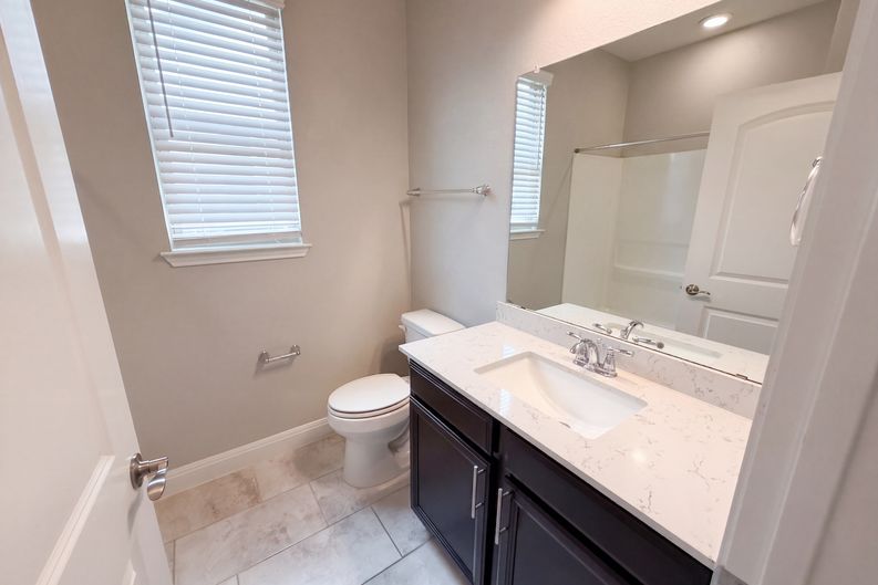 Photo 9 of 18 of 306 Duroc Dr, Hutto, TX