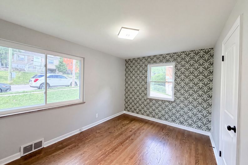 Photo 10 of 25 of 577 Lowell Ave, Cincinnati, OH