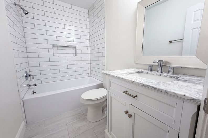 Photo 18 of 23 of 1909 Wisterwood Dr, Hoover, AL