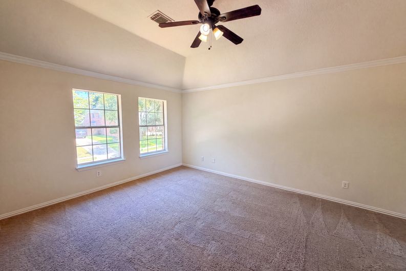 Photo 4 of 22 of 3106 Westshore Dr, Rowlett, TX