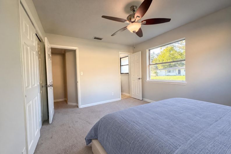 Photo 12 of 26 of 6535 Lou Dr N, Jacksonville, FL