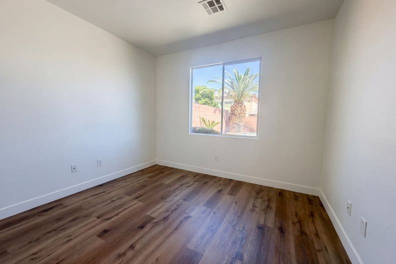 Photo 14 of 24 of 6224 Silver Edge St, North Las Vegas, NV
