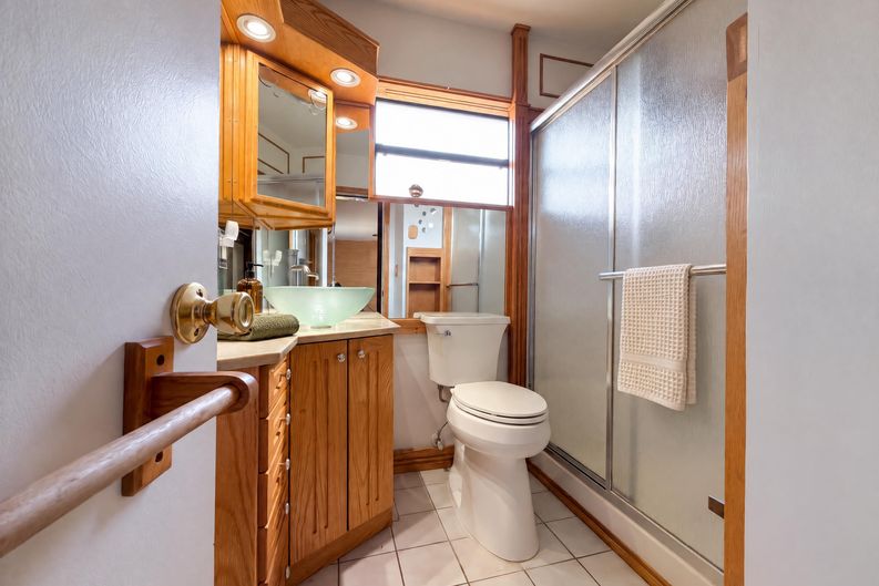 Photo 11 of 17 of 813 Halstead St, Deltona, FL