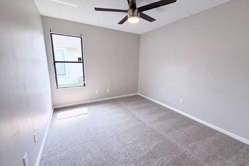 Photo 8 of 17 of 1708 Ashwood Cir, Middleburg, FL