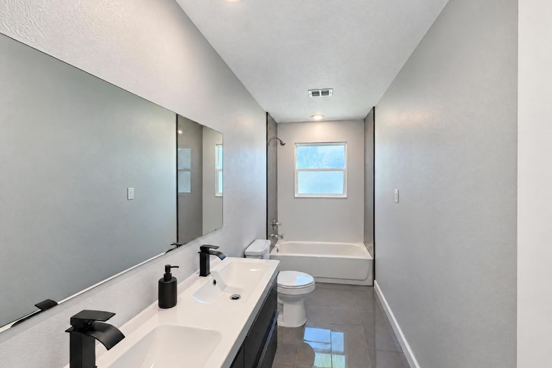 Photo 15 of 22 of 2160 De Las Flores Ave, Bartow, FL