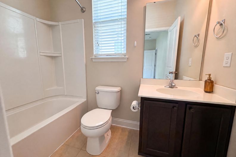 Photo 10 of 15 of 1013 Ashley Garden Blvd, Charleston, SC