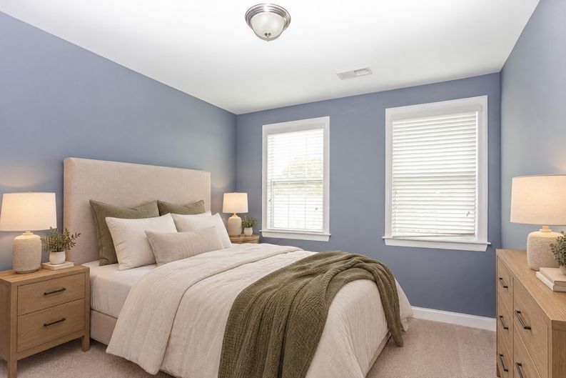 Photo 20 of 37 of 205 N Centurion Ln, Mount Holly, NC