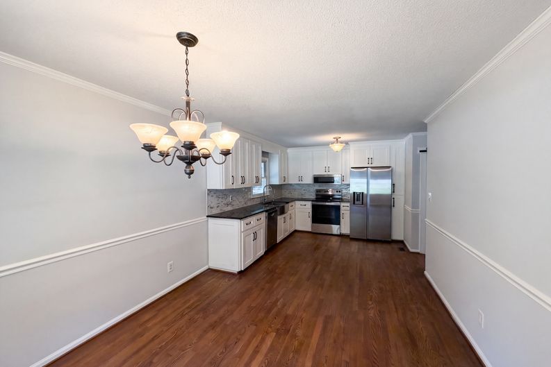 Photo 7 of 25 of 4614 Hickory Grove Rd, Mount Holly, NC