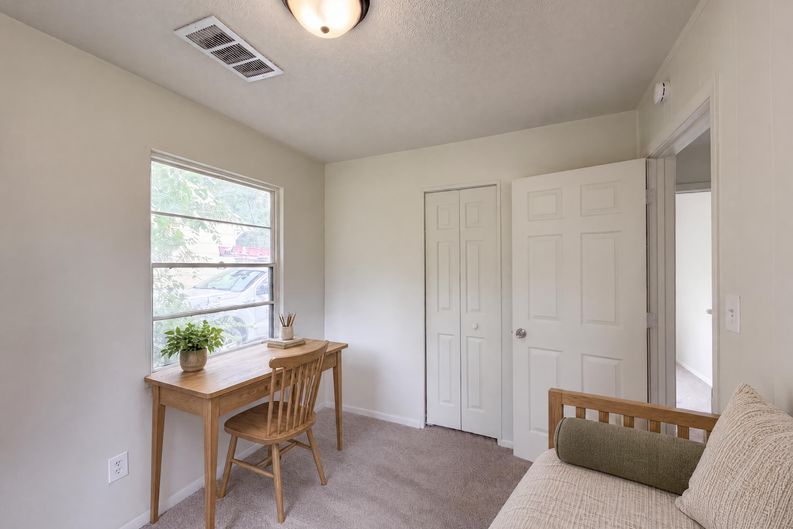 Photo 10 of 20 of 4770 Woodend Ave, Kansas City, KS