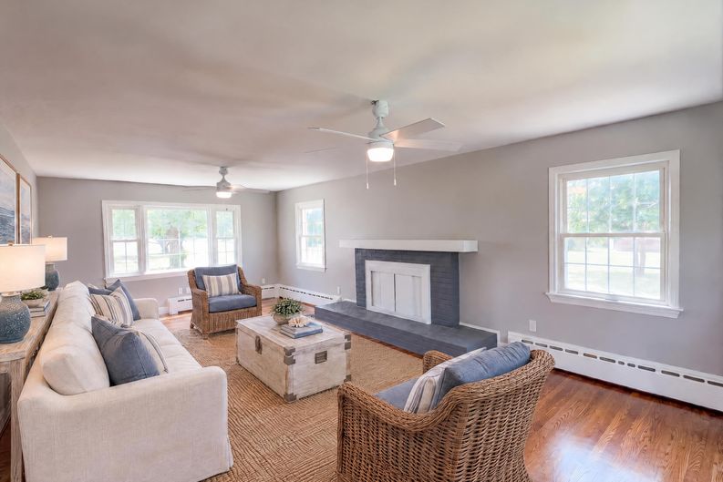Photo 6 of 33 of 494 Walton St, Strasburg, VA