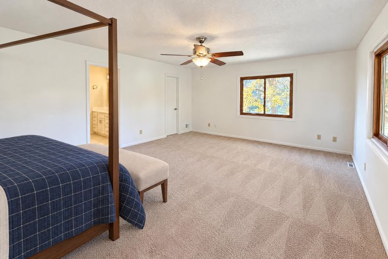 Photo 6 of 34 of 1645 Ranier Cir, Plymouth, MN